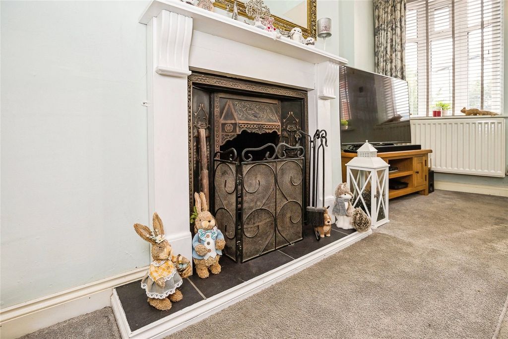 Additional image 7 of 5 bed flat for saleCrane Street, Cefn Mawr, Wrexham LL14