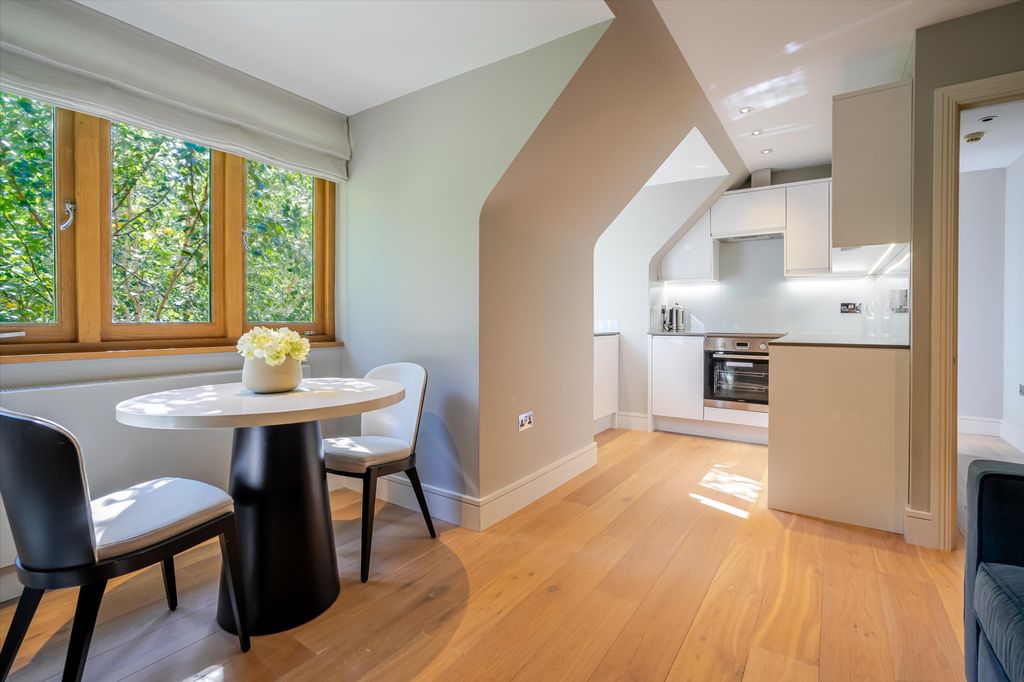 Additional image 27 of 6 bed detached house for saleWest Road, St George's Hill, Weybridge, Surrey KT13