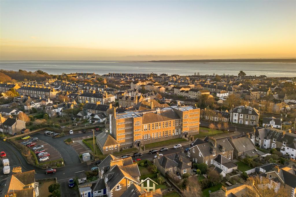 Additional image 11 of 2 bed flat for saleWhinny Brae, Broughty Ferry DD5