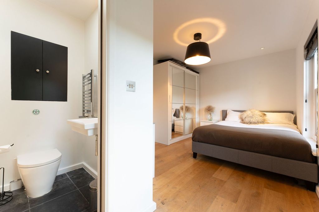 Additional image 32 of 6 bed detached house for saleWatersmeet Road, Salisbury SP2