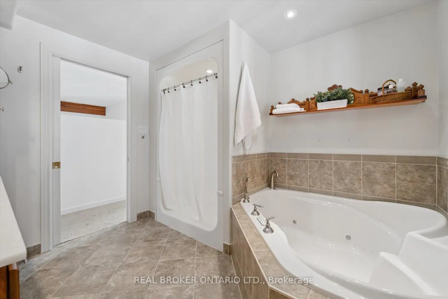 Additional image 13 of 1449 Champlain Drive