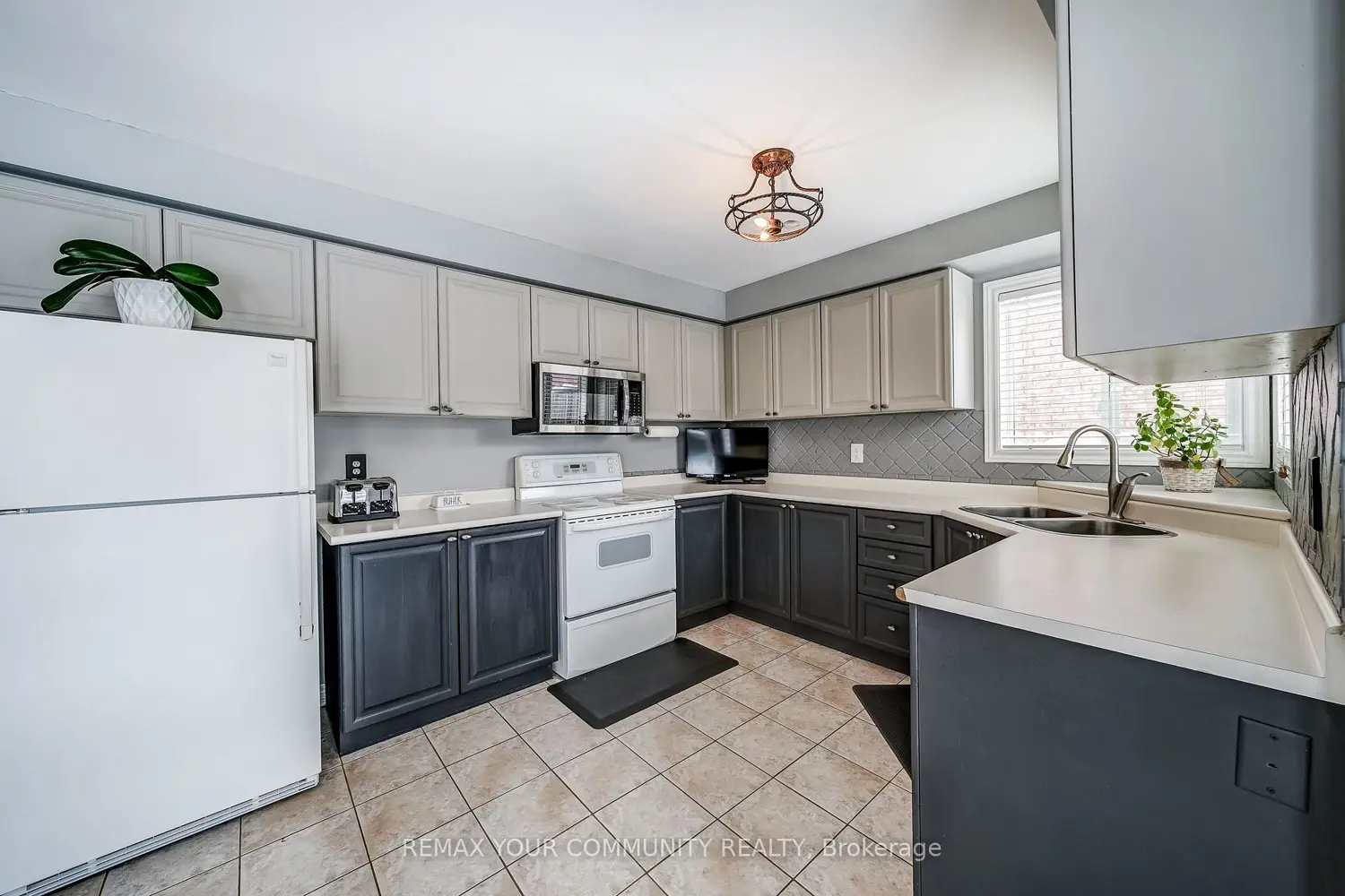 Additional image 8 of 93 Amberview Drive