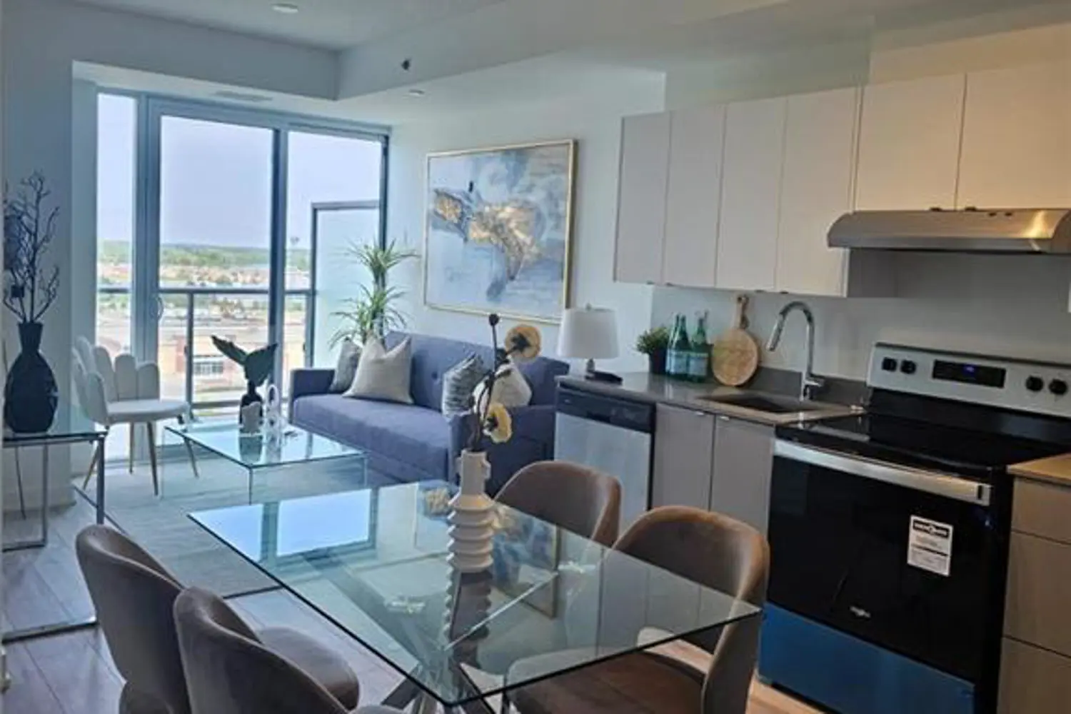 Additional image 3 of 3200 Dakota Common B1010