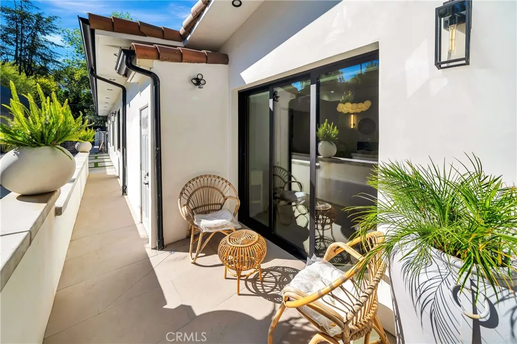 Additional image 115 of 19225 Rosita St, Tarzana, CA 91356