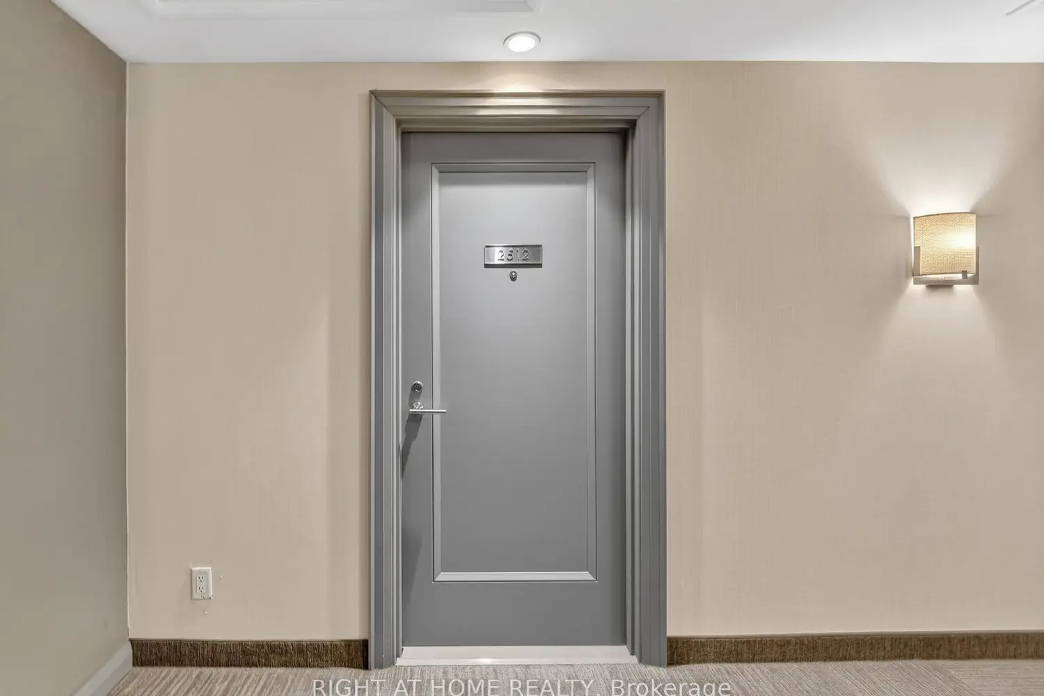 Additional image 3 of 155 Yorkville Avenue 2512
