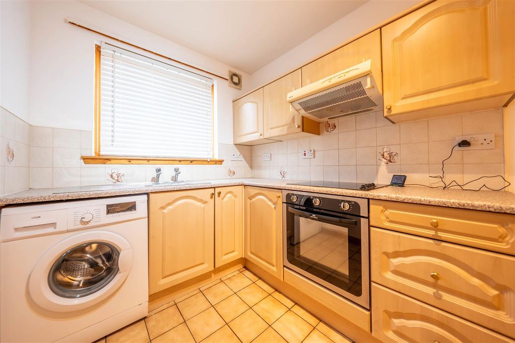 2 bed flat for saleThe Stables, Perth PH1 photo 2