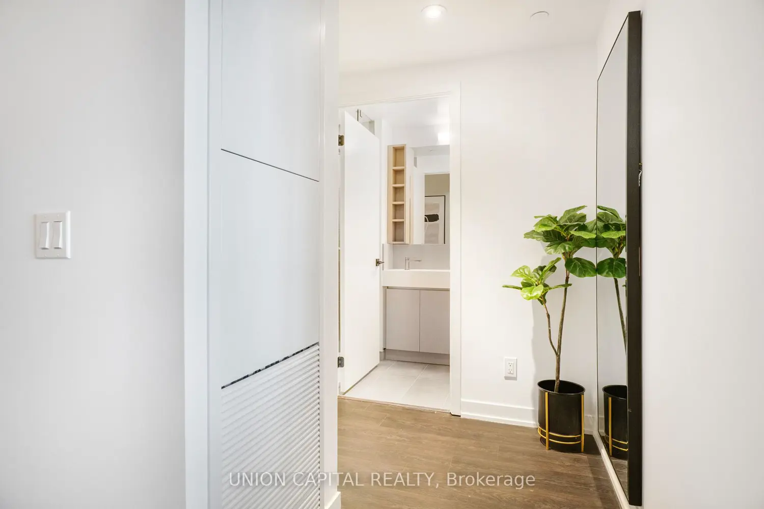 Additional image 8 of 319 Jarvis Street 4908