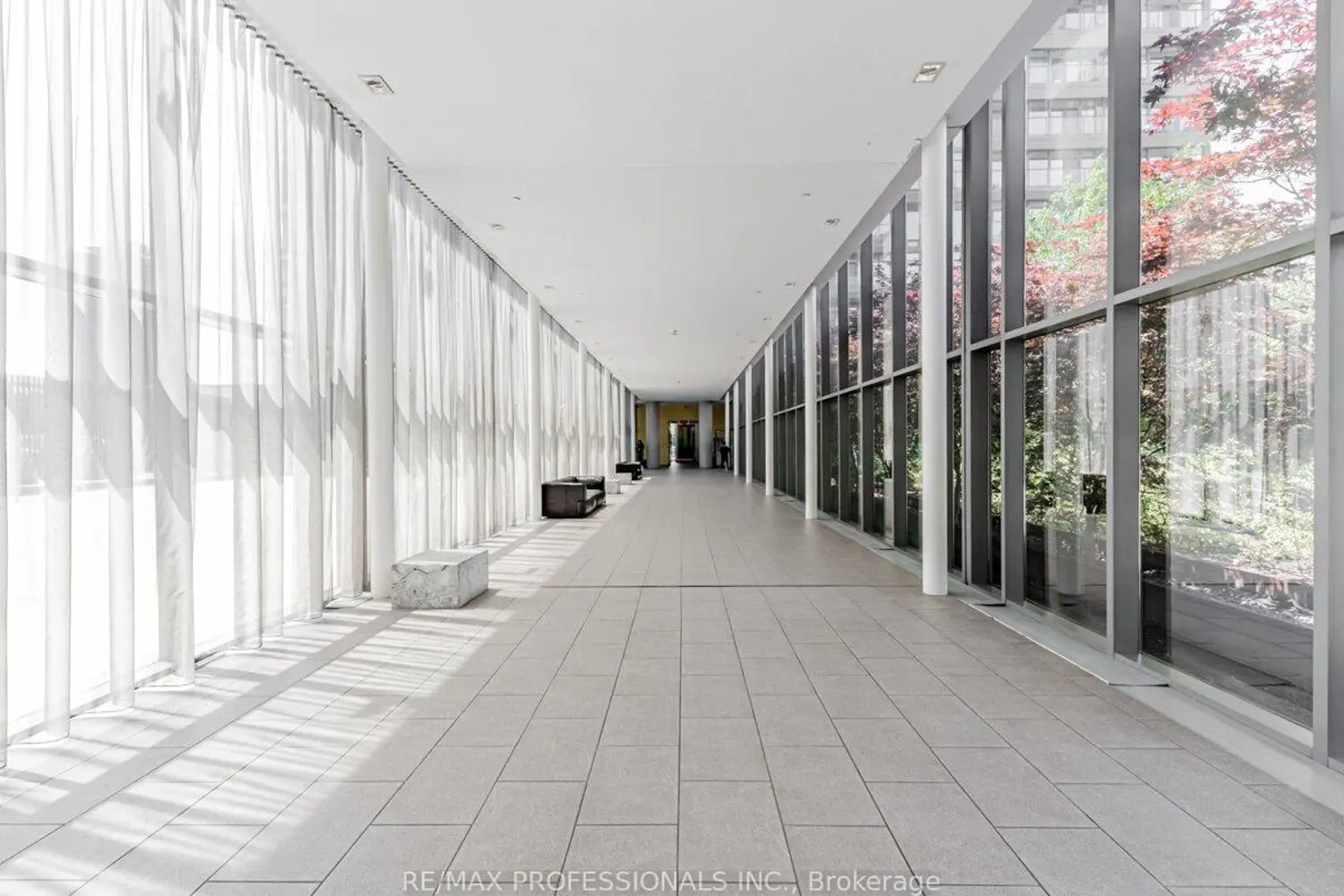 Additional image 19 of 105 The Queensway 2113