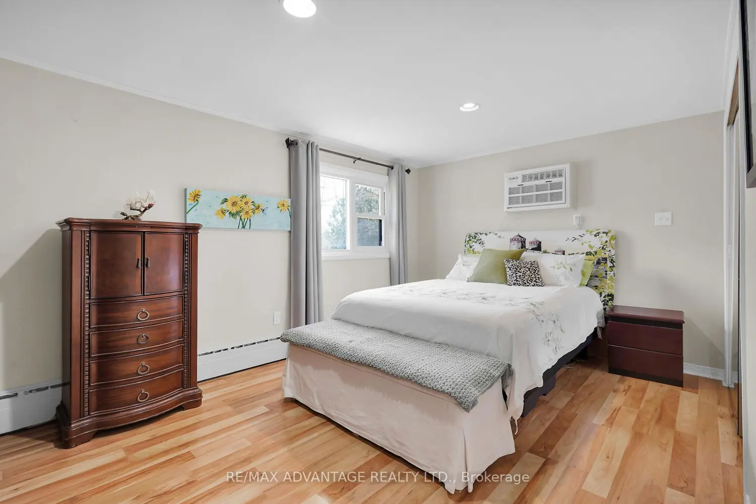 Additional image 5 of 2678 Dorchester Road