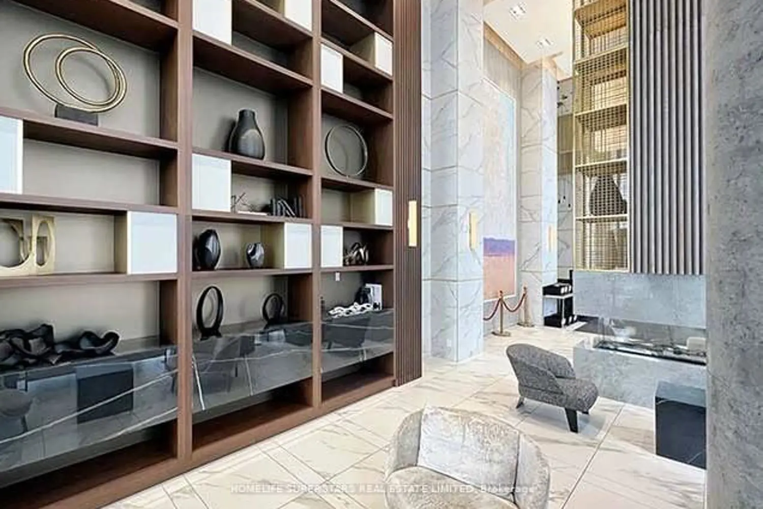 Additional image 3 of 950 Portage Parkway Ph12