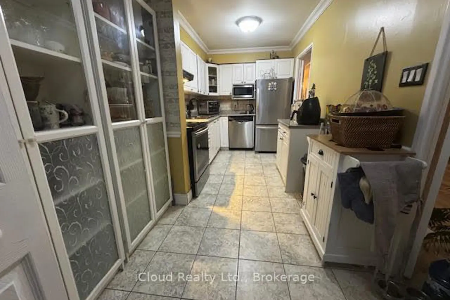 50 Elm Drive 1605 photo 5