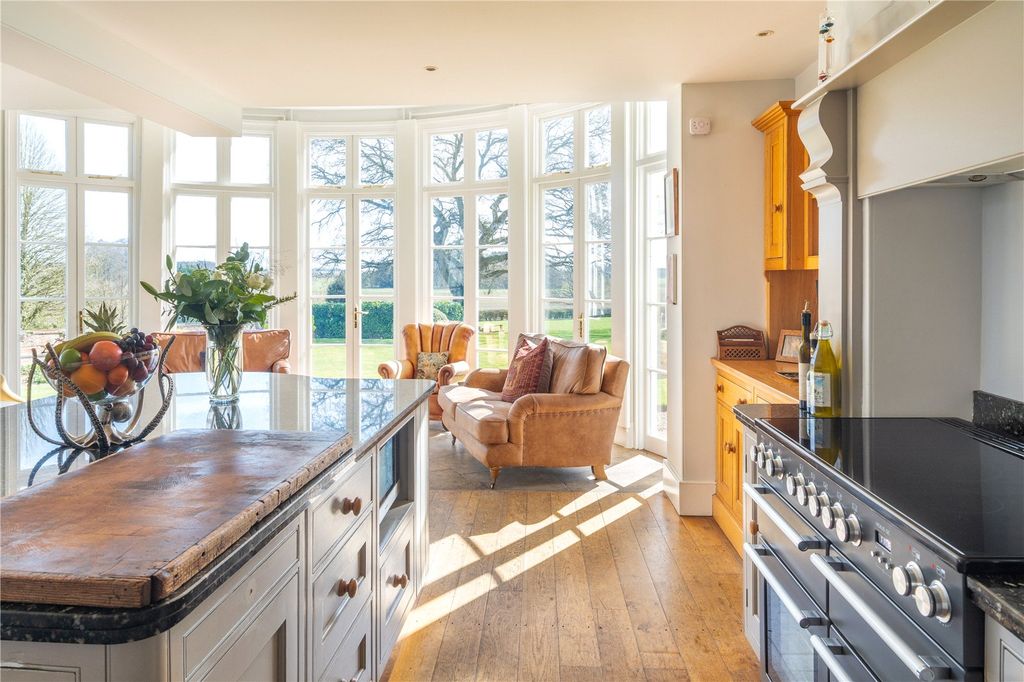 Additional image 9 of 7 bed detached house for salePeasemore, Newbury, Berkshire RG20