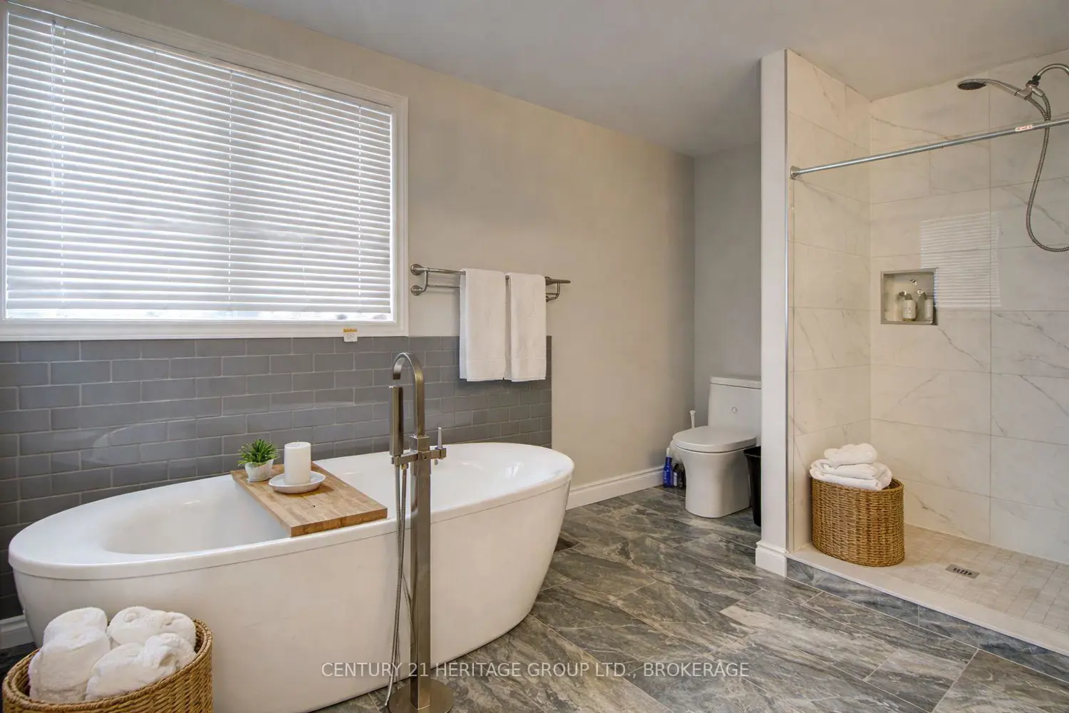 Additional image 4 of 456 Weston Crescent