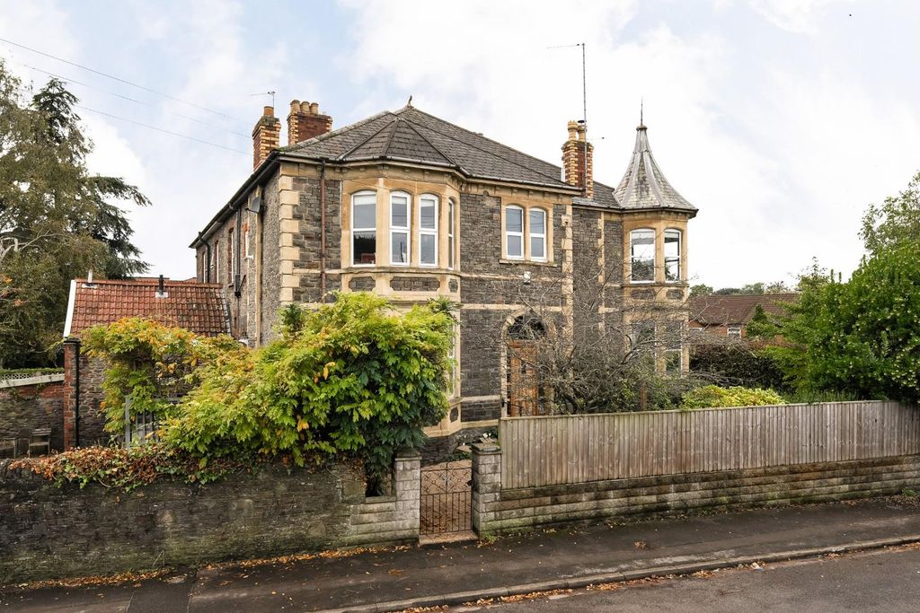 Additional image 2 of 4 bed maisonette for saleOvernhill Road, Downend BS16
