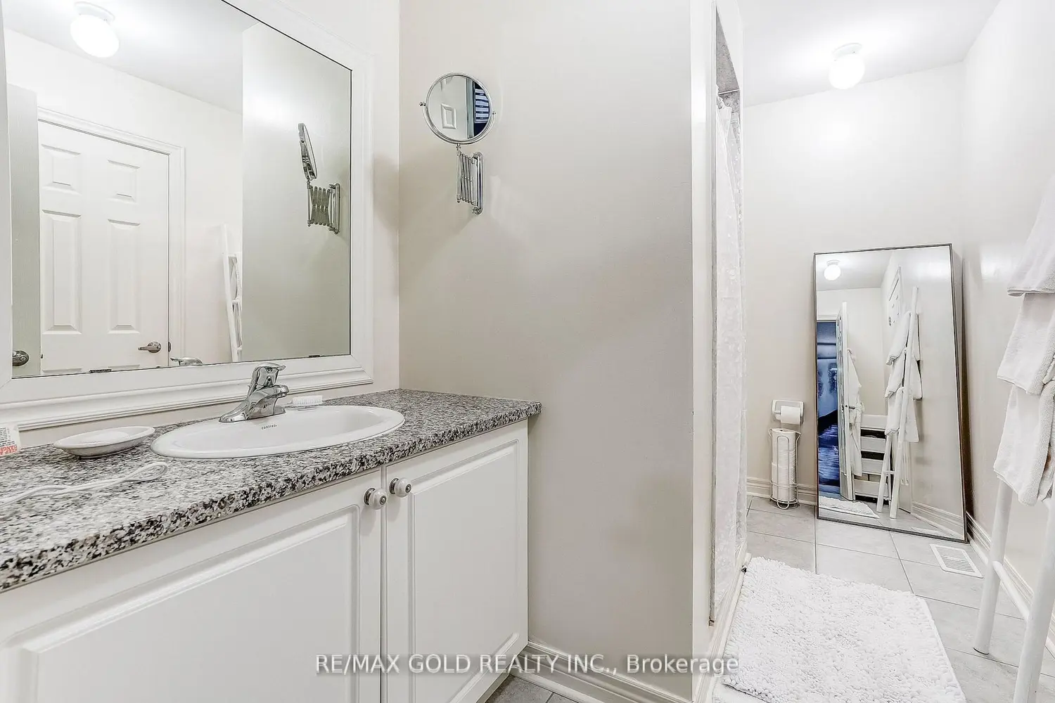 Additional image 11 of 552 Bessborough Drive