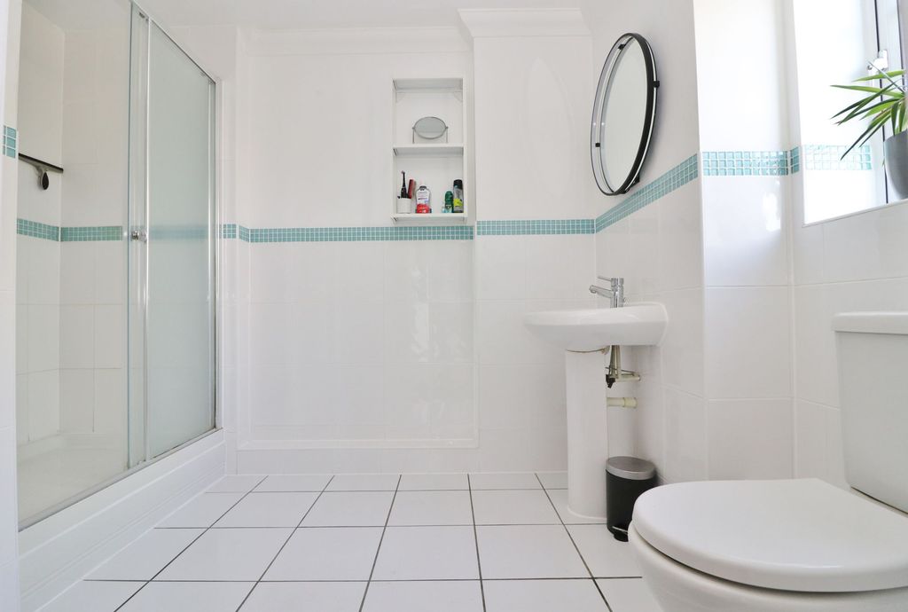 Additional image 16 of 3 bed flat for saleBotley Road, West End SO30