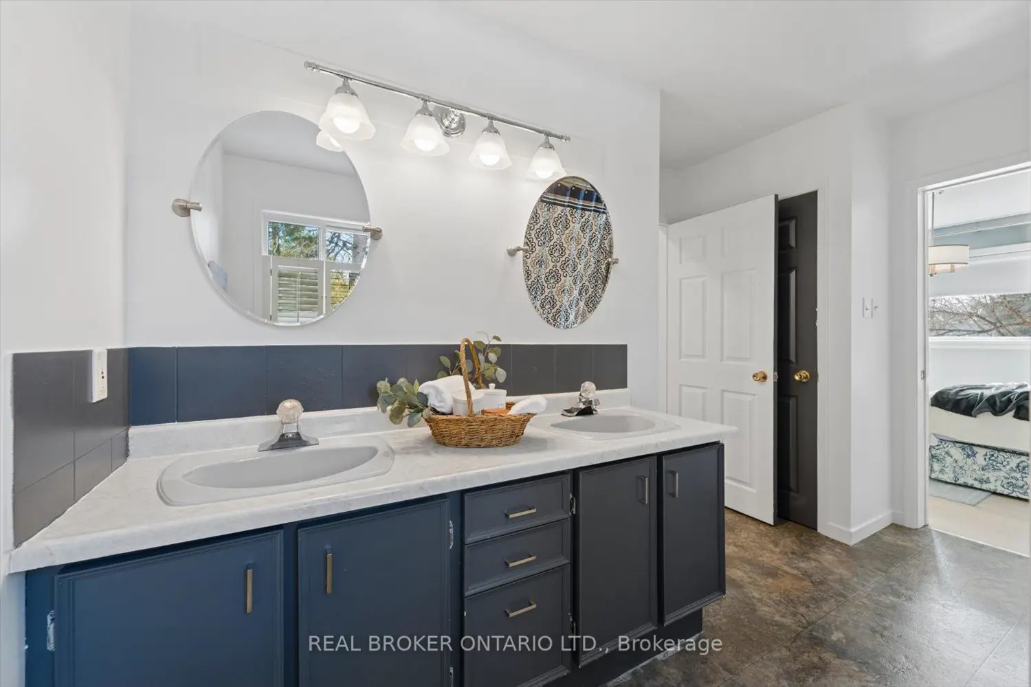 Additional image 10 of 1449 Champlain Drive