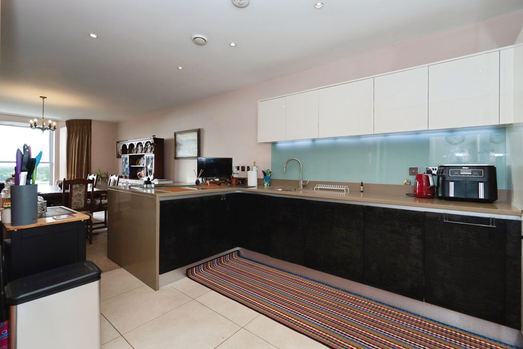 Additional image 8 of 2 bed flat for saleMarine Parade, Worthing BN11