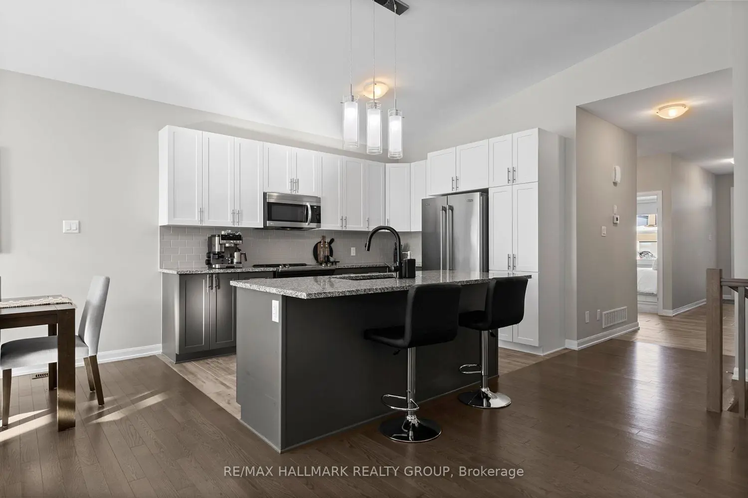 Additional image 3 of 433 Sterling Avenue