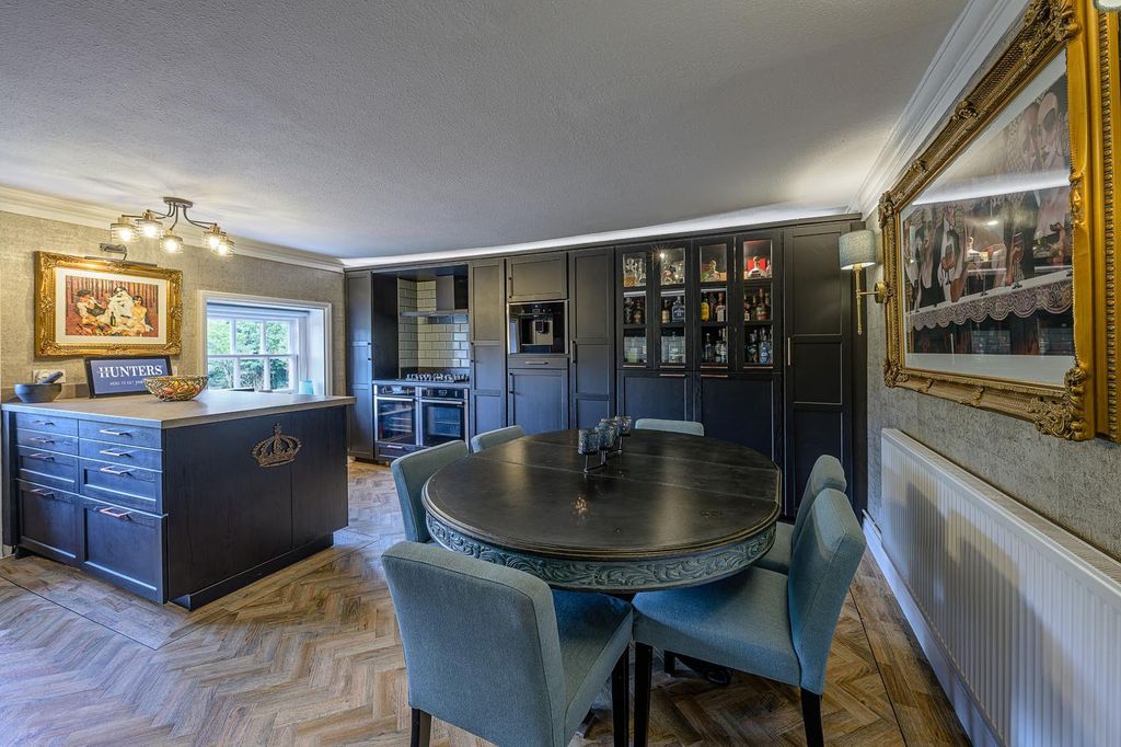 2 bed flat for saleWolverley House, Wolverley Village DY11 photo 4