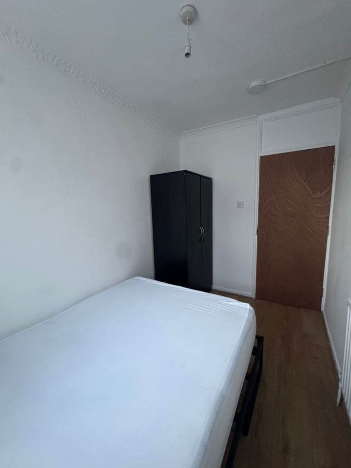Additional image 3 of Room in a Shared Flat, Roberta St, E2, N1 7GU