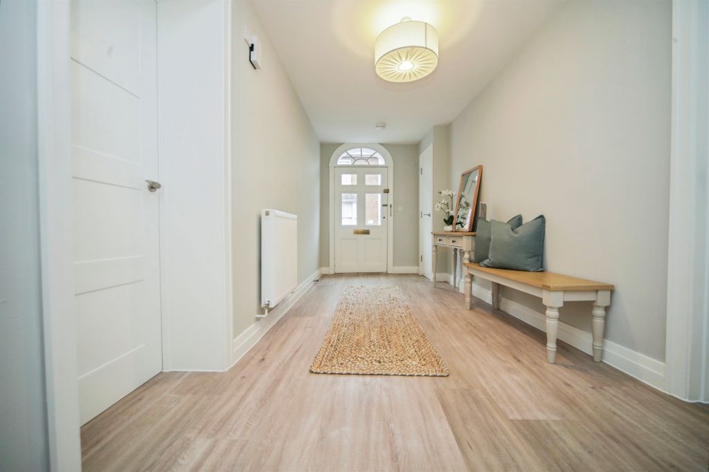 Additional image 5 of 2 bed flat for saleThe Old Hop, Hadleigh, Ipswich IP7