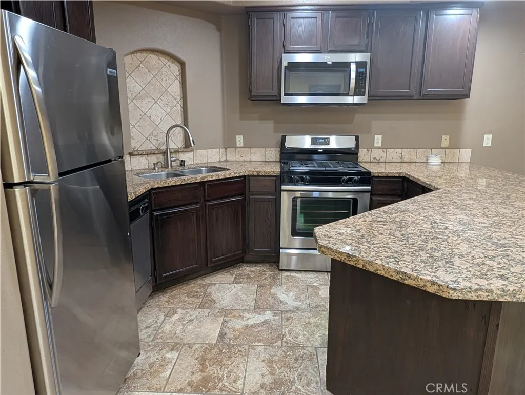 Additional image 10 of 27160 Vista Rd Unit 10, Helendale, CA 92342