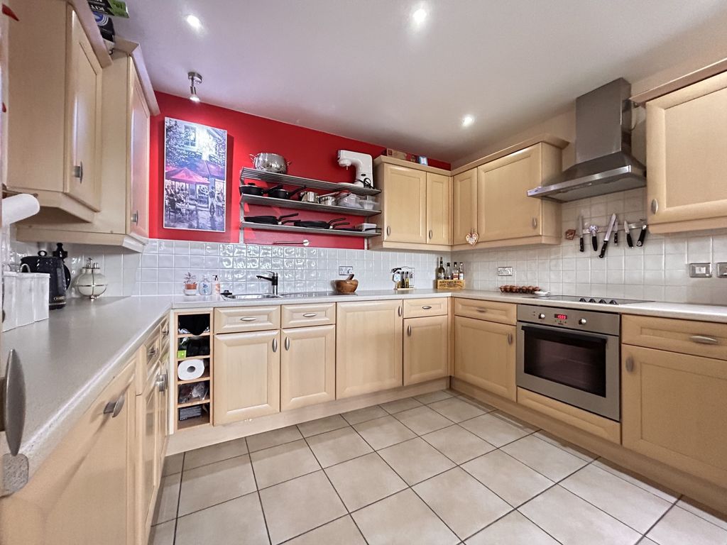 3 bed flat for saleMonument Court, Durham, County Durham DH1 photo 4