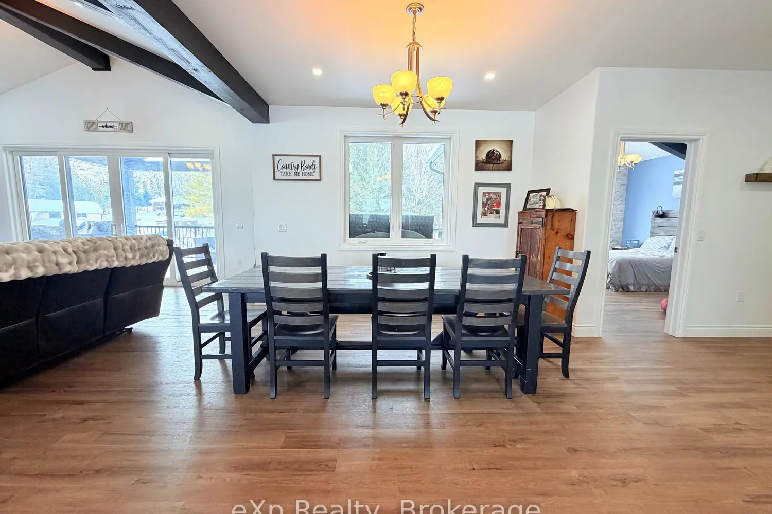 133 Helena Street photo 5