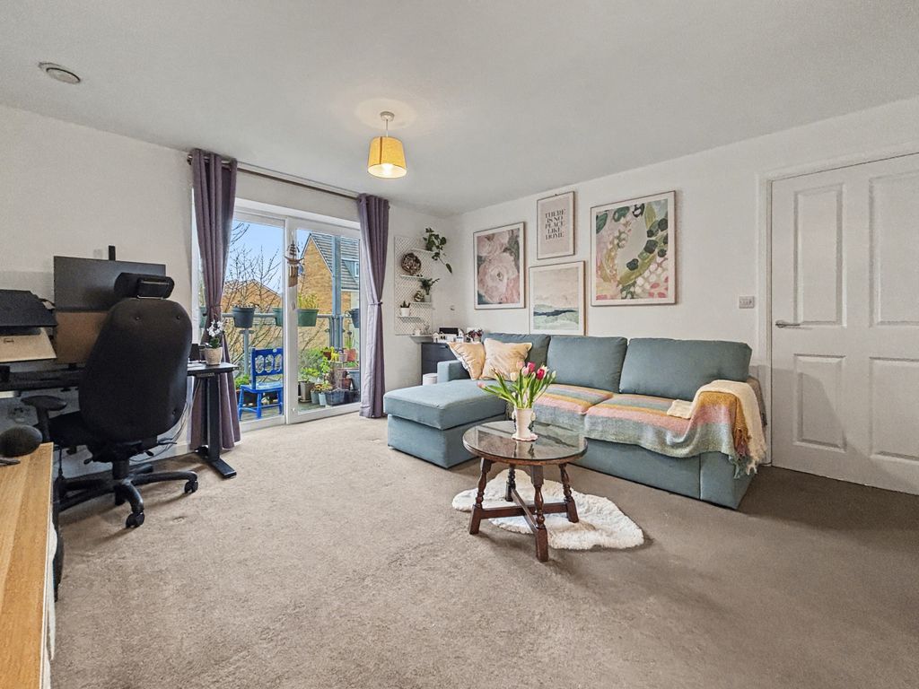 2 bed flat for saleEighteen Acre Drive, Patchway, Bristol, Gloucestershire, 5As, Gb BS34 photo 5