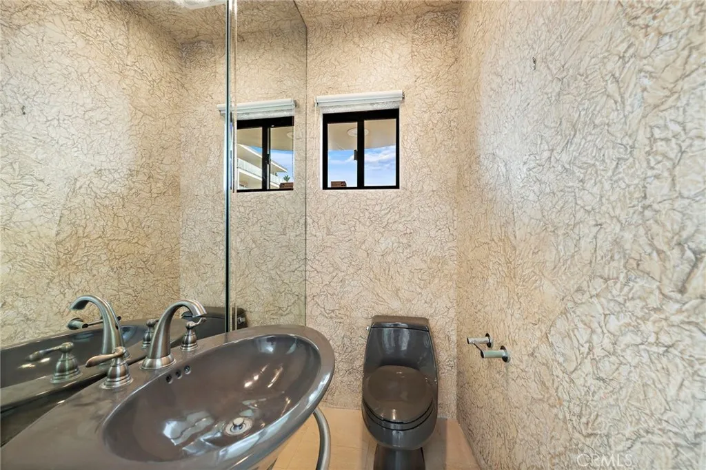 Additional image 74 of 715 Ocean Front, Laguna Beach, CA 92651