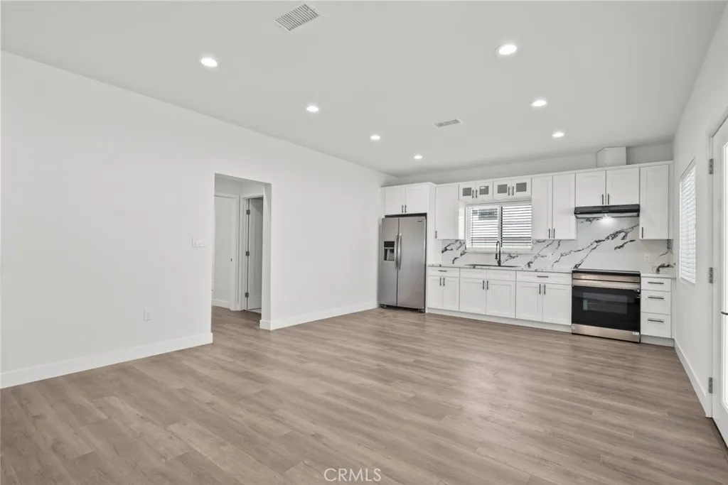 Additional image 5 of 8443 Colbath Avenue, Panorama City, CA 91402