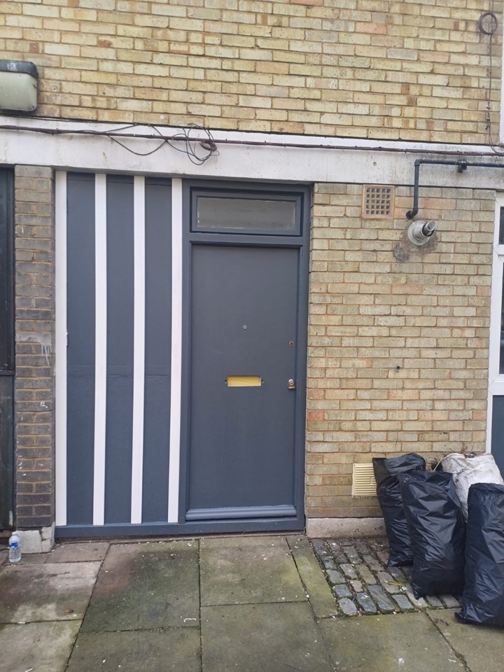 2 Bed Flat, Tomlinson Close, E2, N1 7GU