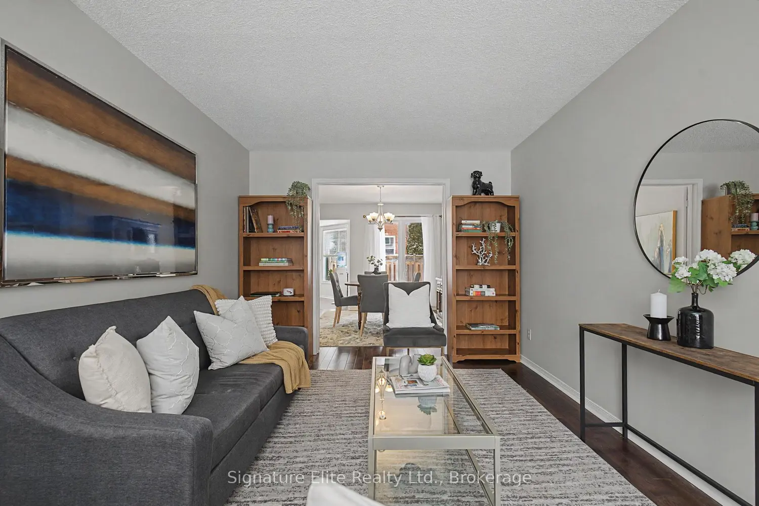 1022 Moorelands Crescent photo 2