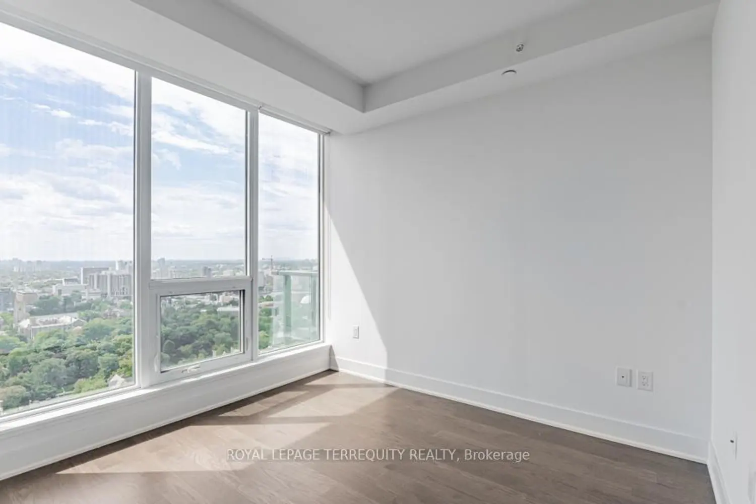 Additional image 8 of 955 Bay Street 3106