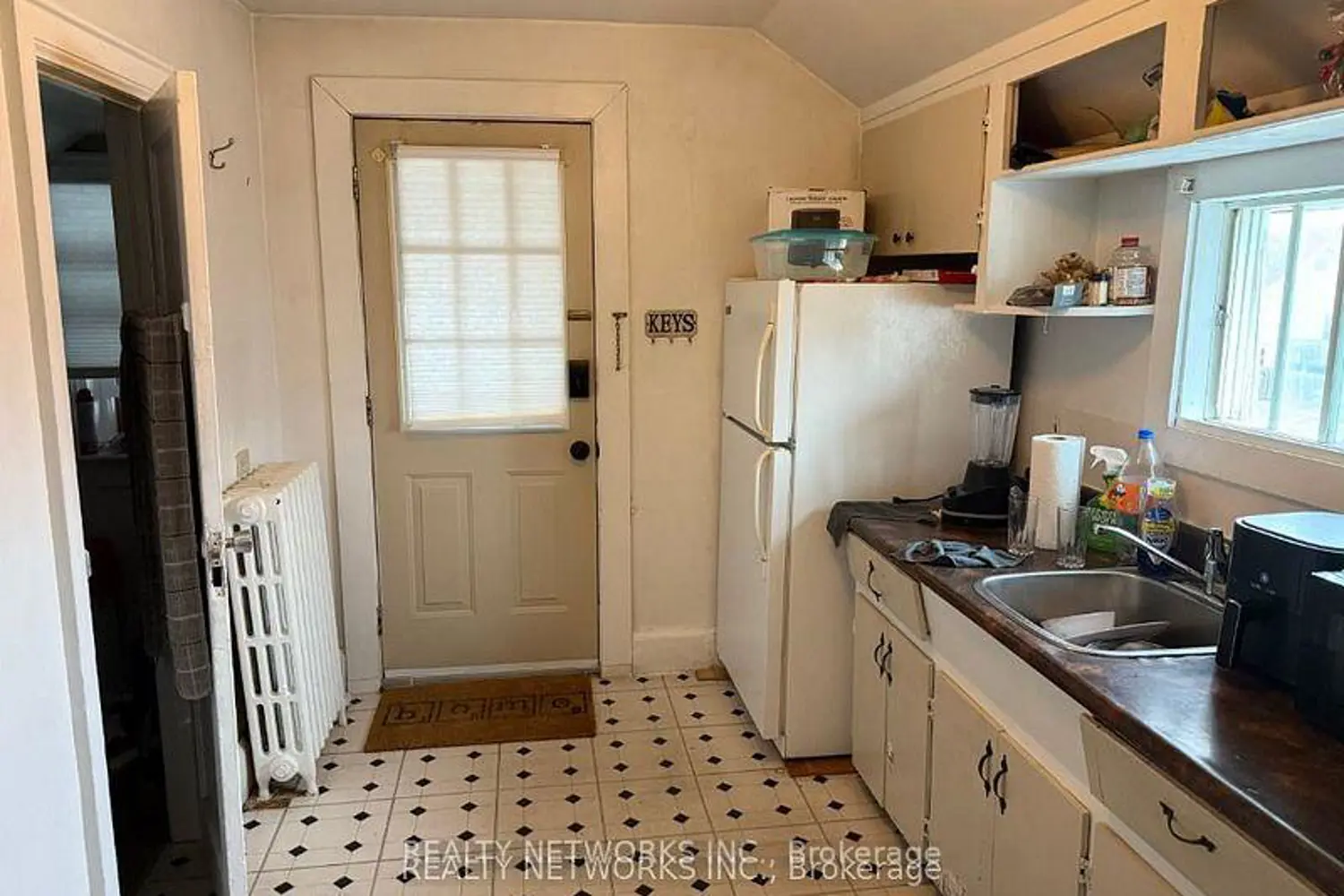 326 Maple Street photo 5