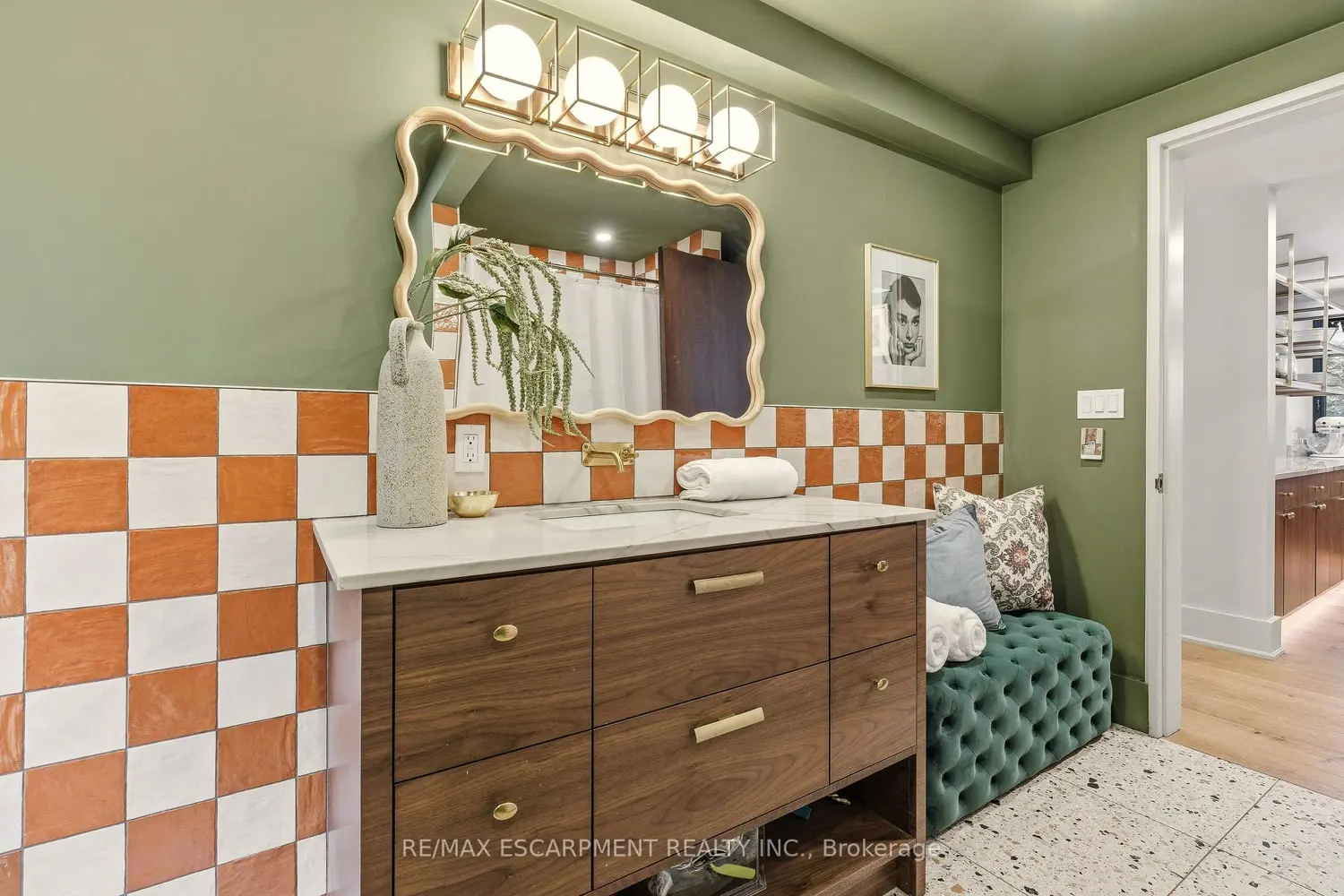 Additional image 12 of 2510 Britannia Road