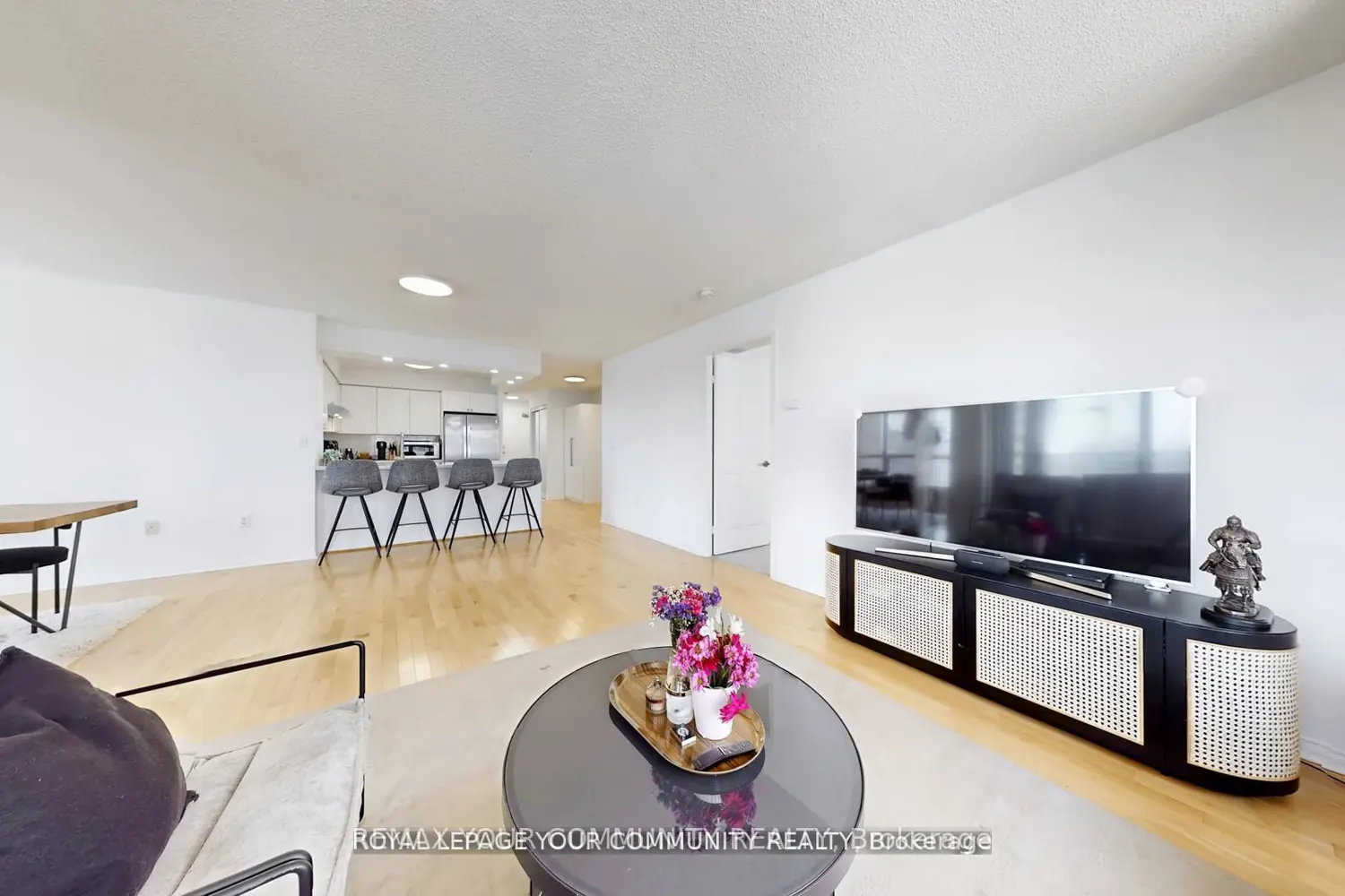 Additional image 7 of 909 Bay Street 1609