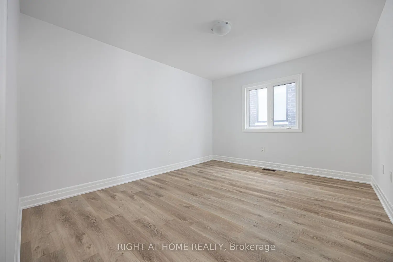 Additional image 17 of 8 Nicort Road