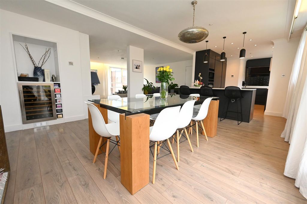 Additional image 8 of 3 bed flat for saleThe Regents, Norfolk Road, Edgbaston, Birmingham B15