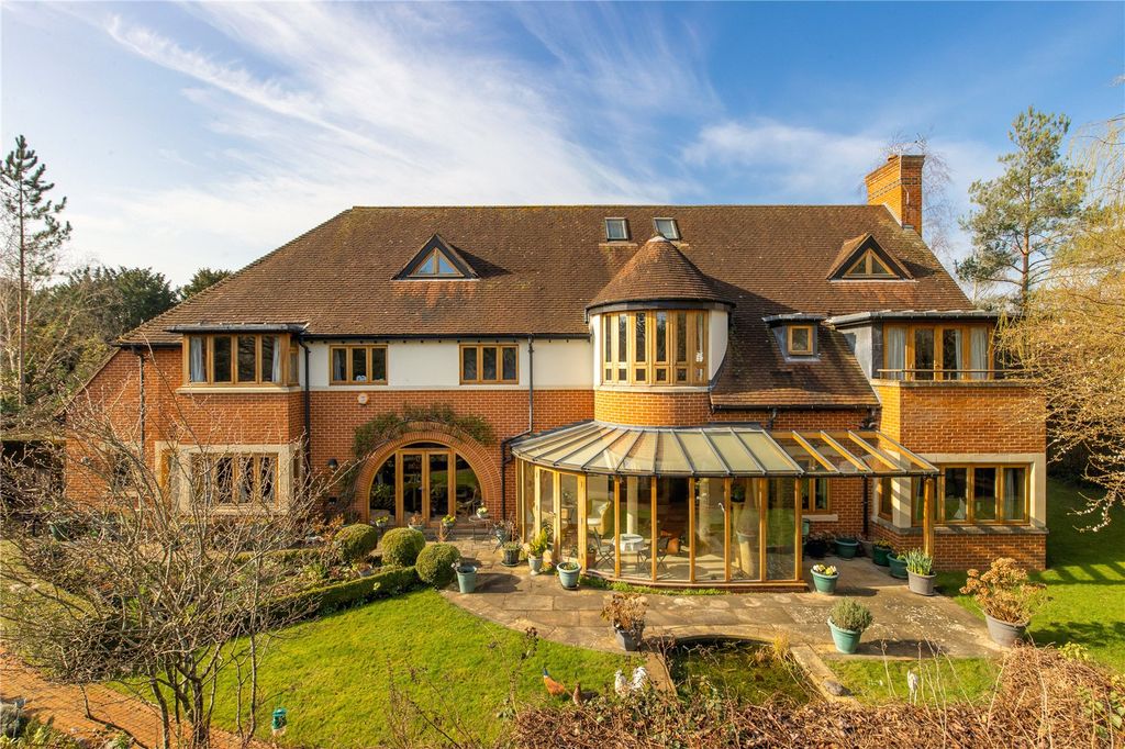 5 bed detached house for saleLarmor Drive, Cambridge, Cambridgeshire CB3