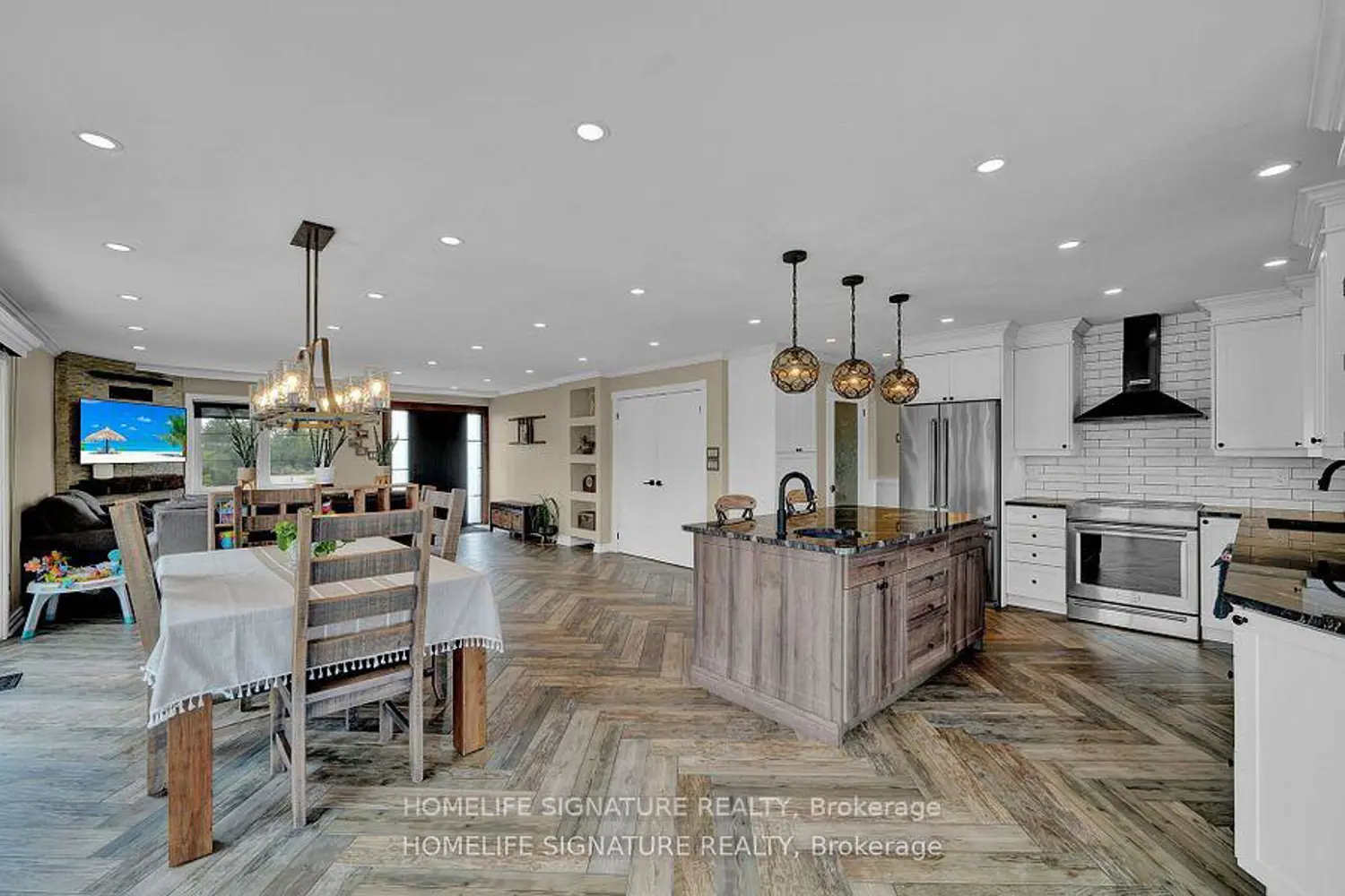 Additional image 3 of 375721 6Th Line