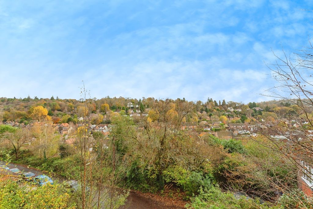 Additional image 10 of 4 bed detached house for saleCherry Tree Avenue, Haslemere, Surrey GU27