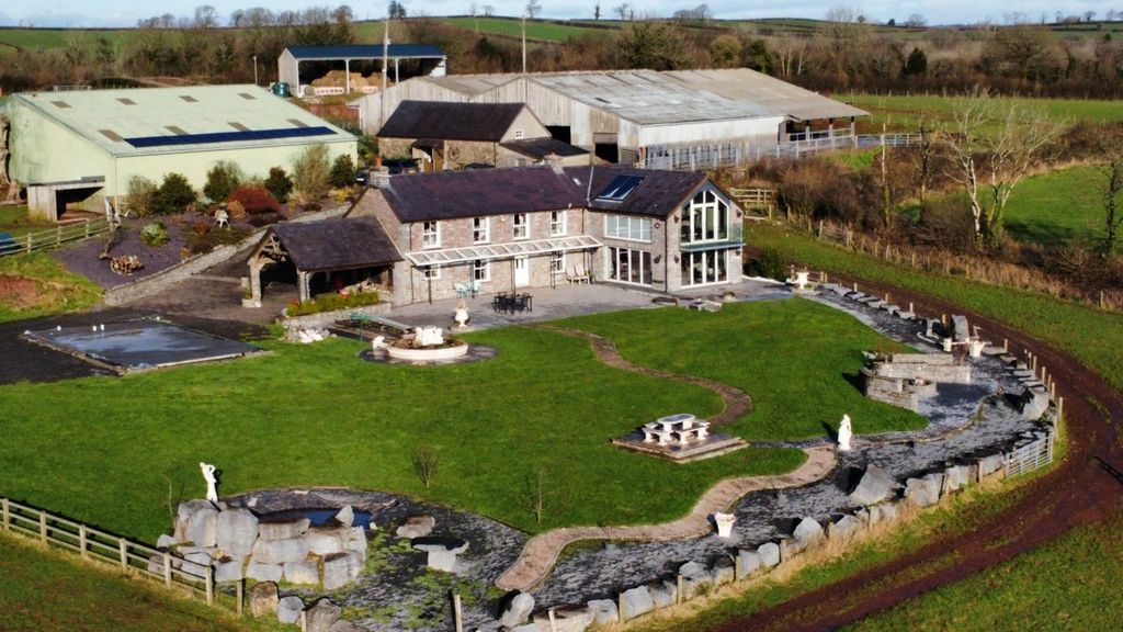 4 bed farm for saleLlangyndeyrn, Kidwelly SA17