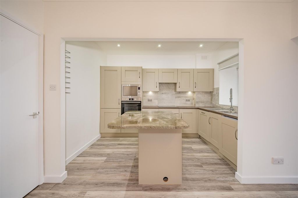 Additional image 4 of 2 bed flat for saleOgilvie Court, Broughty Ferry, Dundee DD5