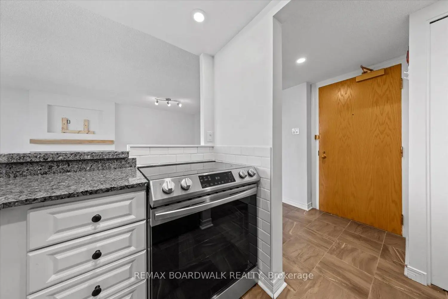 Additional image 3 of 15 Murray Street 308