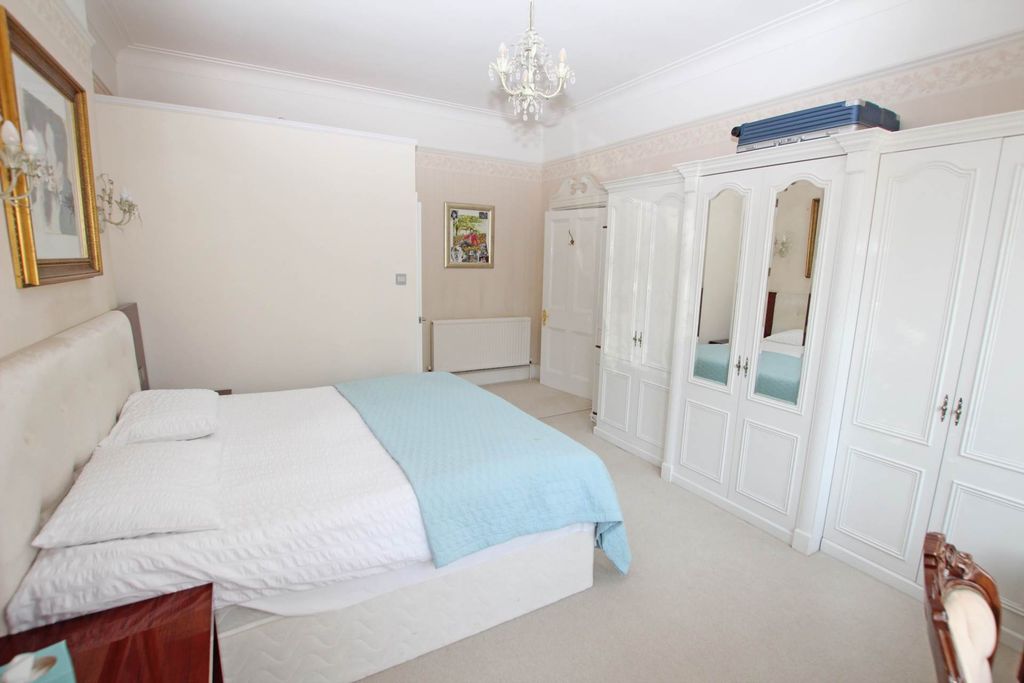Additional image 13 of 4 bed flat for saleGrassington Road, Eastbourne BN20