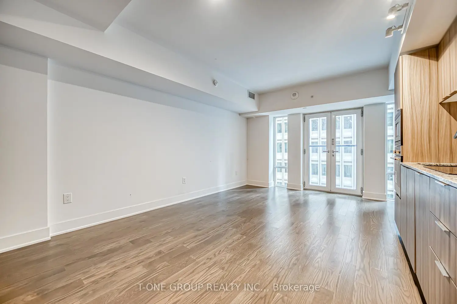 Additional image 10 of 955 Bay Street 720