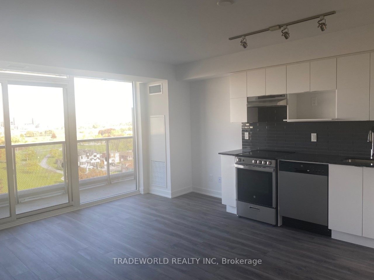 Additional image 3 of 1107-120 Varna Drive, Toronto, ON, M6A 0B3