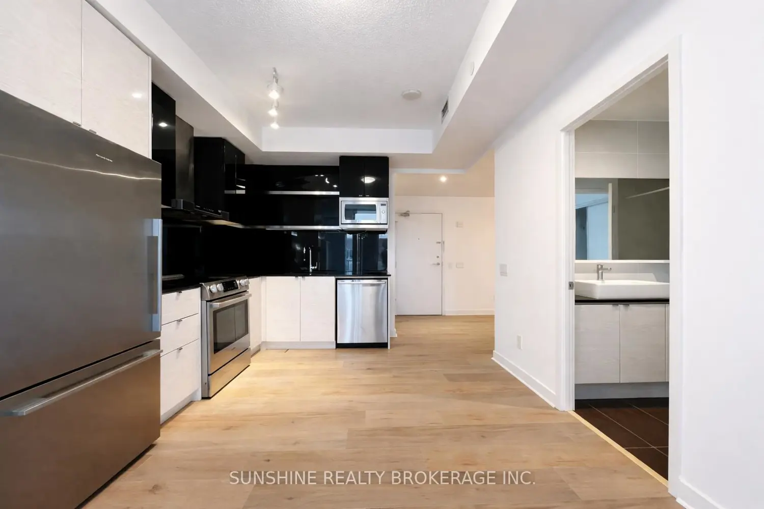 Additional image 14 of 72 Esther Shiner Boulevard 223